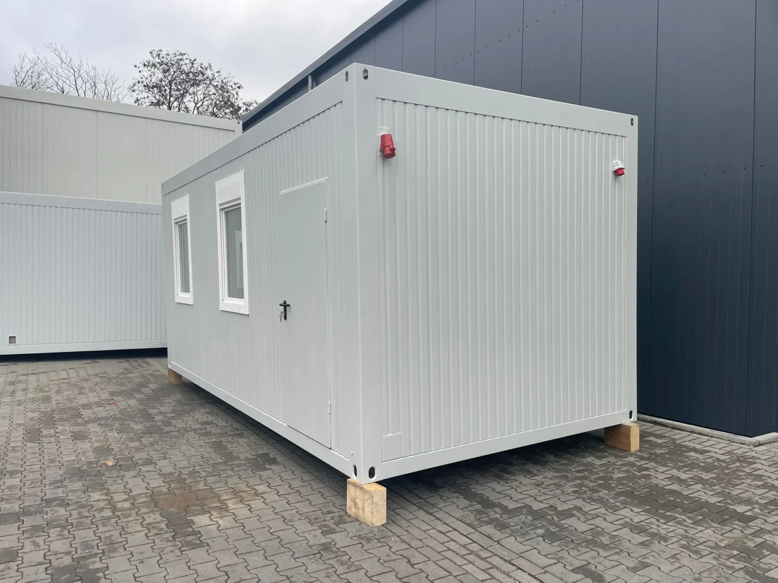 Contentor-Escritório Modular 20 Pés – Isolamento Premium 160 mm – Usado
